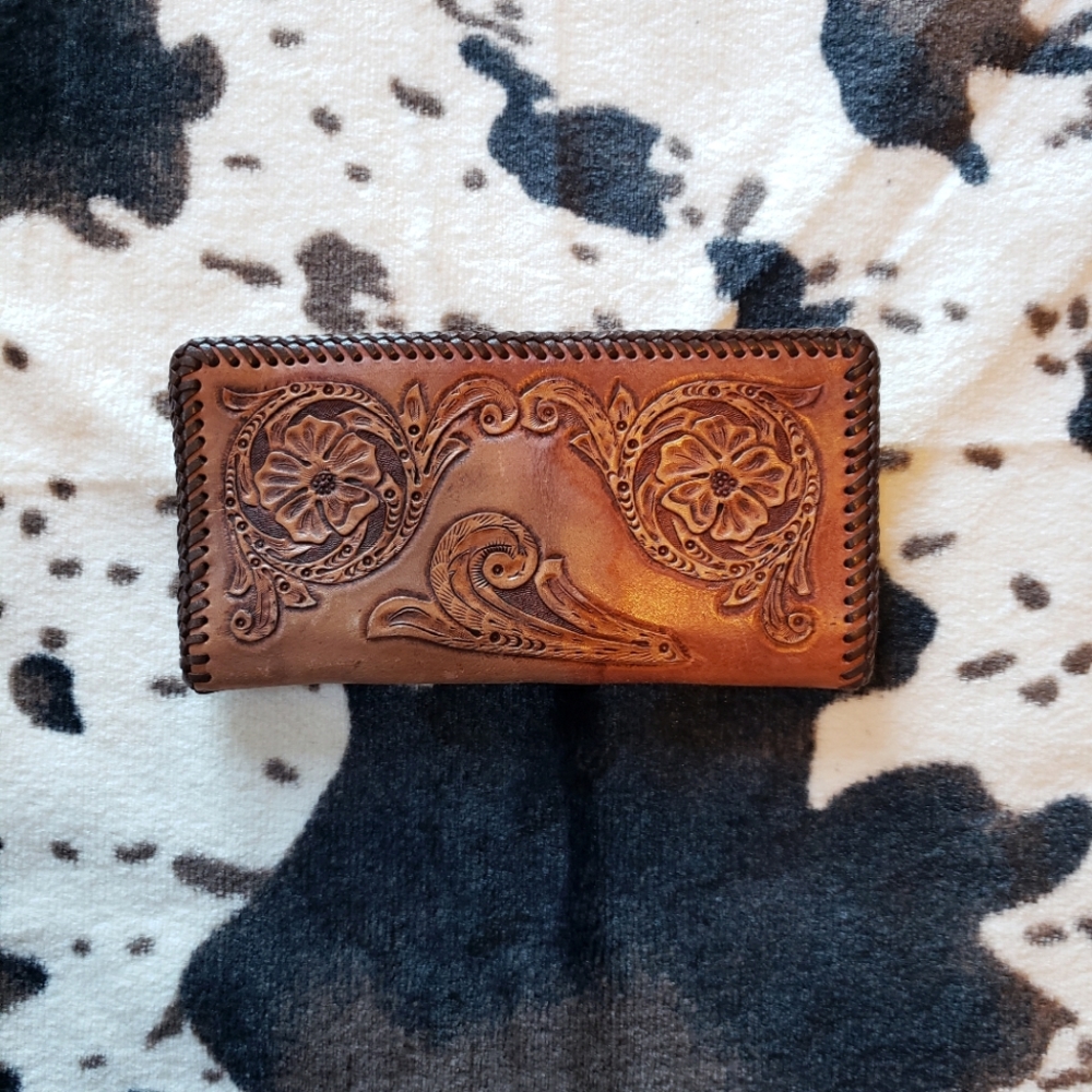 Womans Tooled Leather Wallet - Picture 1 of 6